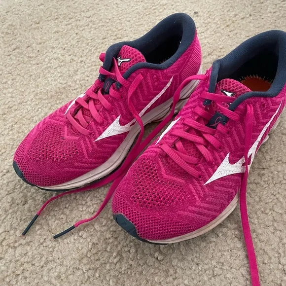 Brooks Limited Edition Breast Cancer running shoes